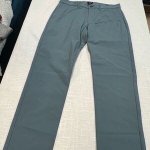 NWOT J Crew Factory Men’s Slim Fit Tech Fit Pant Scarborough Light Grey 30/32